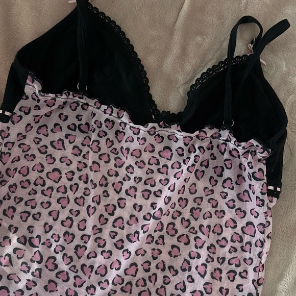 Black & Pink Leopard Lace-Trim crop - Picture 4 of 5